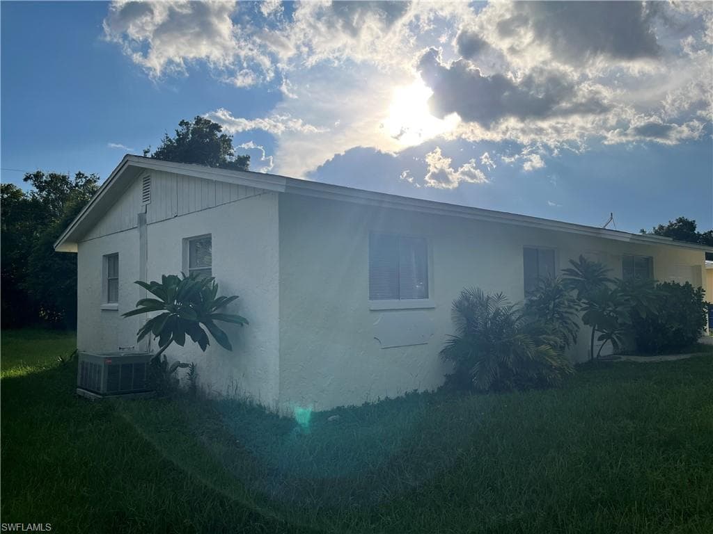 1275 Old Bridge RD, NORTH FORT MYERS FL 33917-44