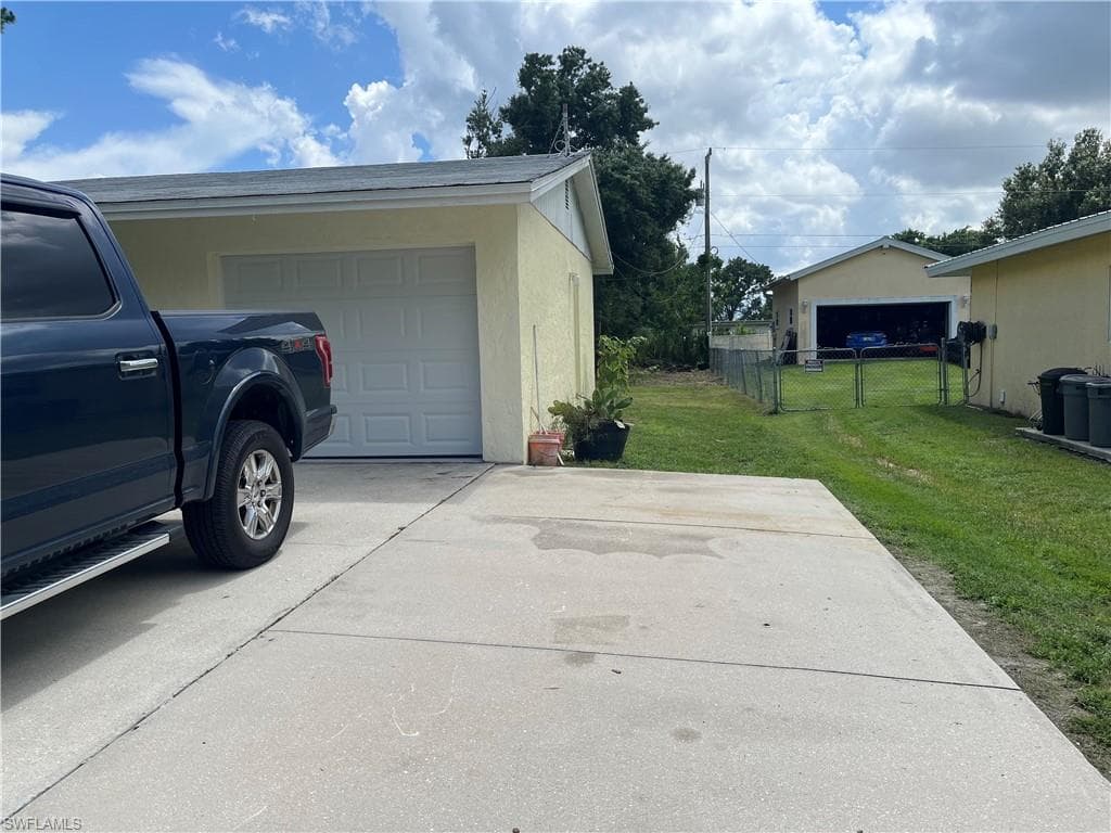 1275 Old Bridge RD, NORTH FORT MYERS FL 33917-43