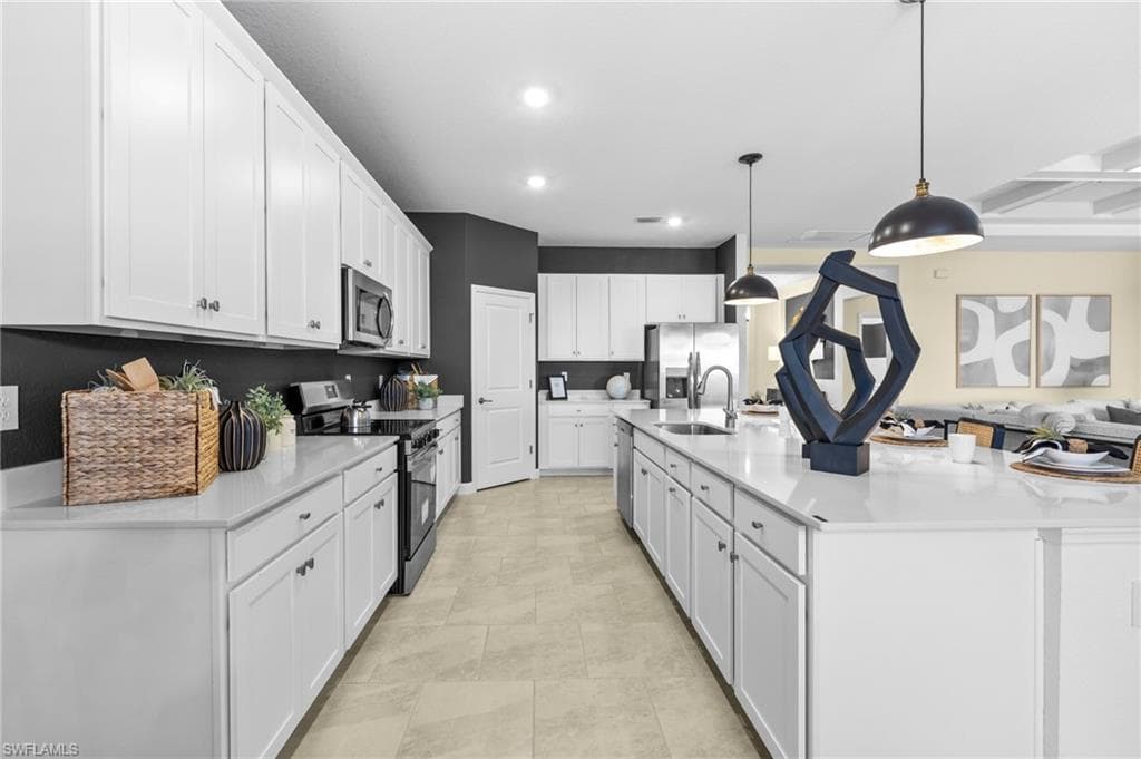 5176 Sugarwood DR, NAPLES FL 34113-8