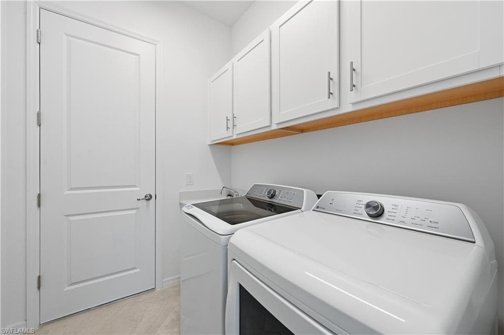 15729 Raveneli CT, FORT MYERS FL 33908-17