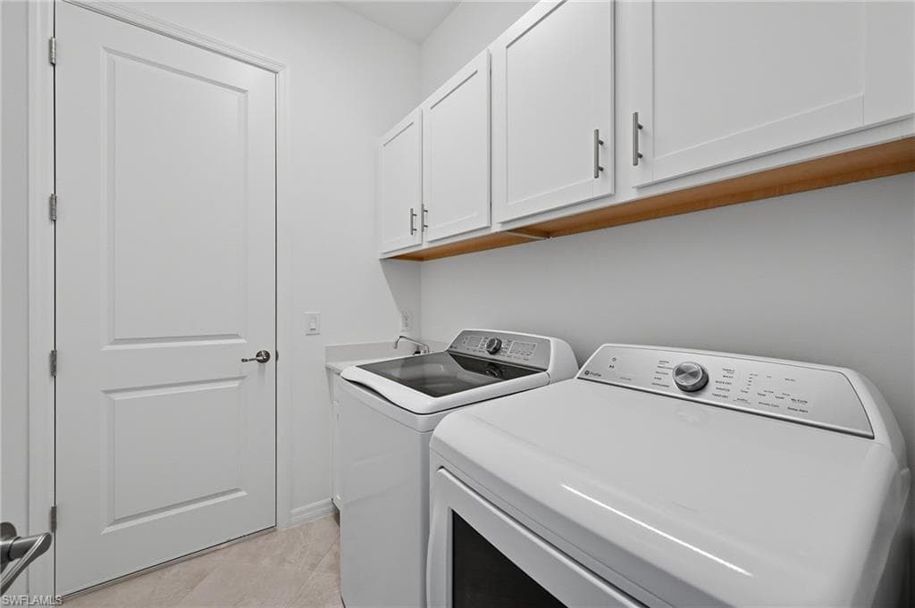 15721 Raveneli CT, FORT MYERS FL 33908-10