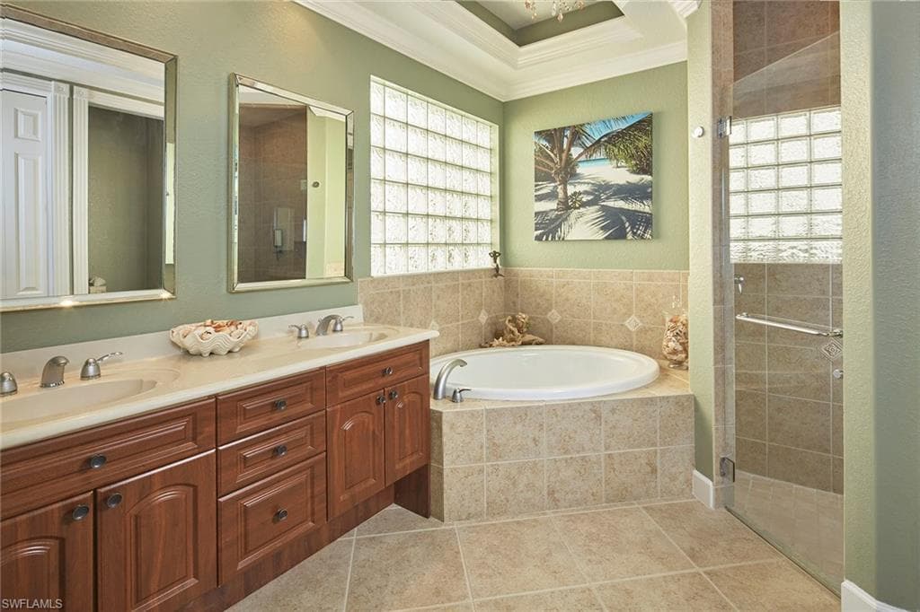 377 Mallory CT, NAPLES FL 34110-12