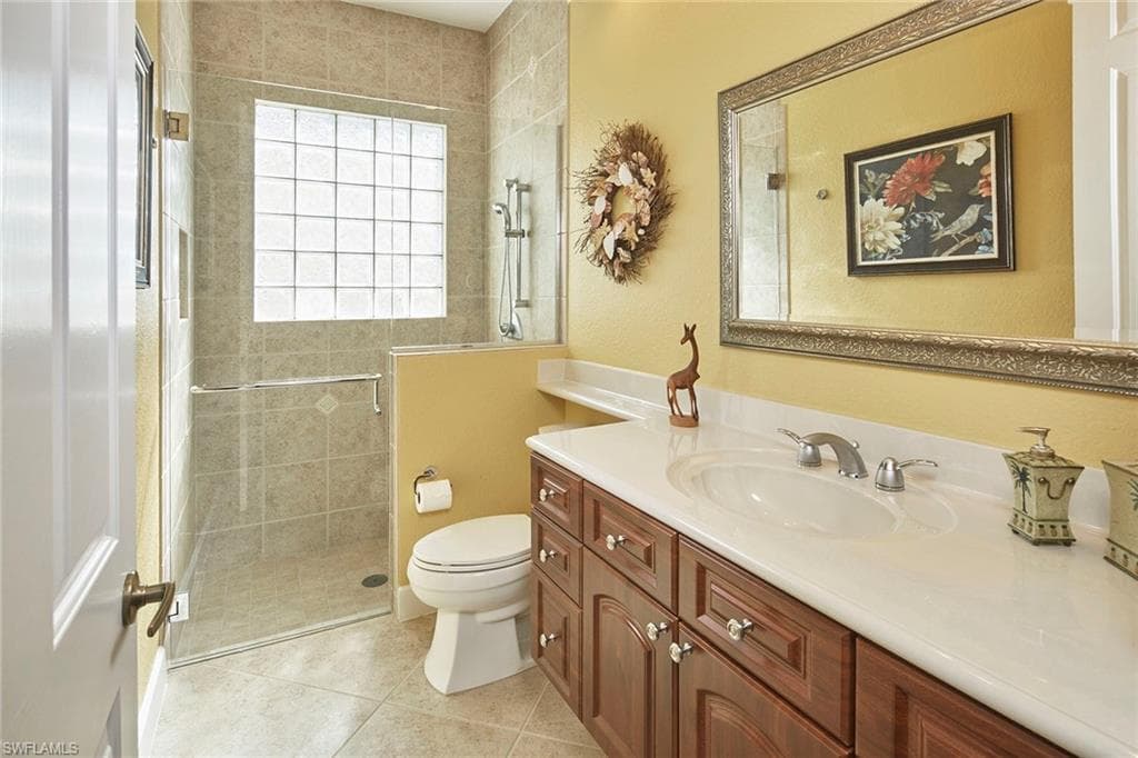 377 Mallory CT, NAPLES FL 34110-16