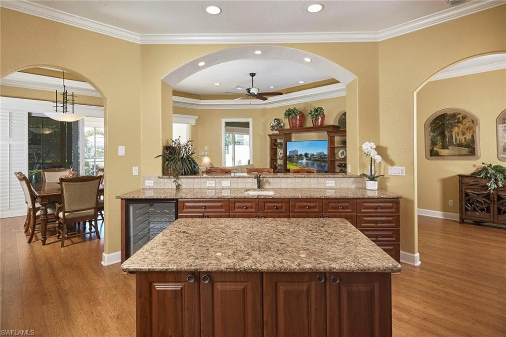 377 Mallory CT, NAPLES FL 34110-9