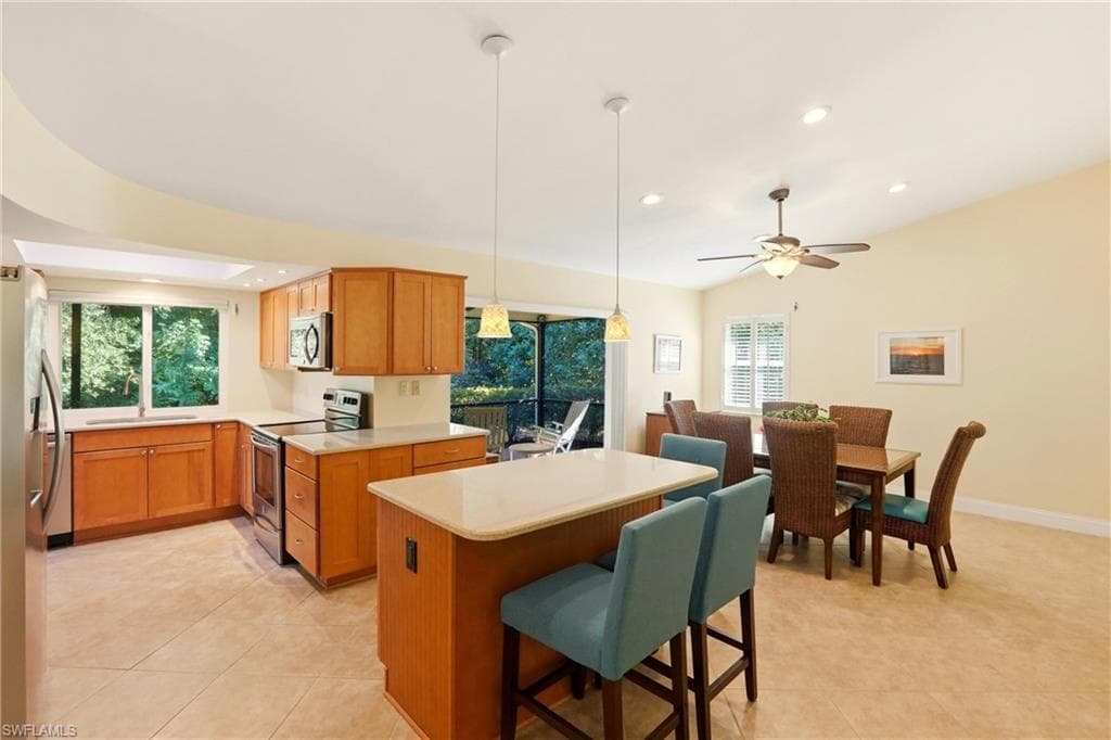 142 Old Tamiami TRL-12
