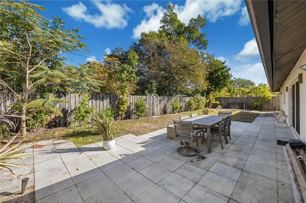 1185 Pompei LN, NAPLES FL 34103-21