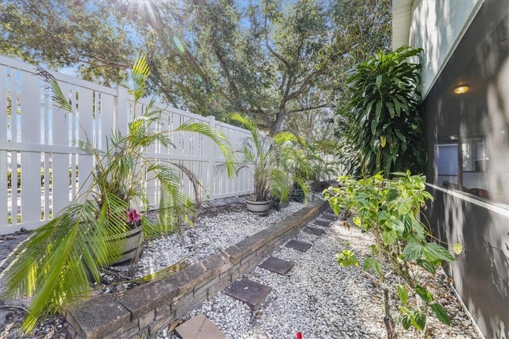 15190 Palm Isle DR, FORT MYERS FL 33919-17