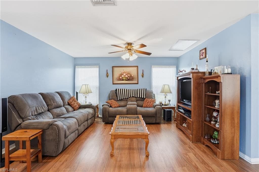 203 Manatee ST-1
