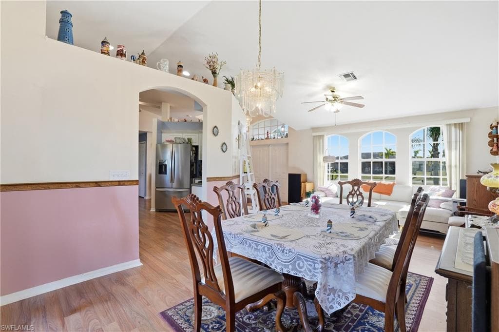 203 Manatee ST-9