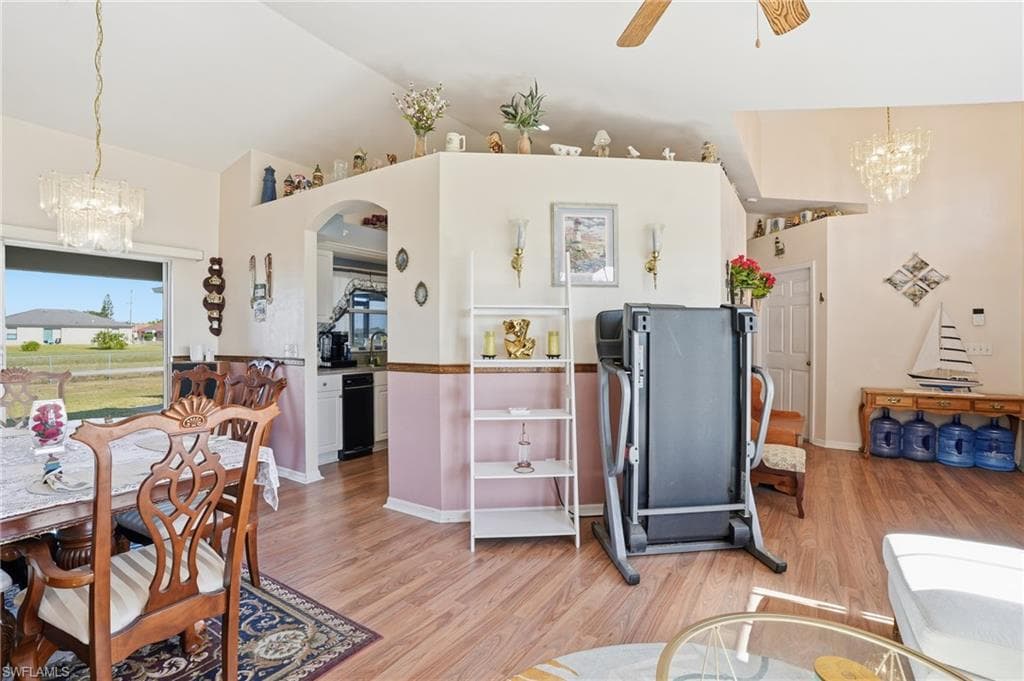 203 Manatee ST-7