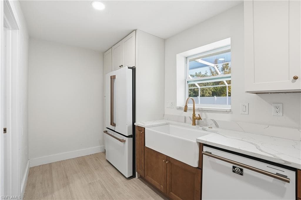 3835 Harold AVE-11