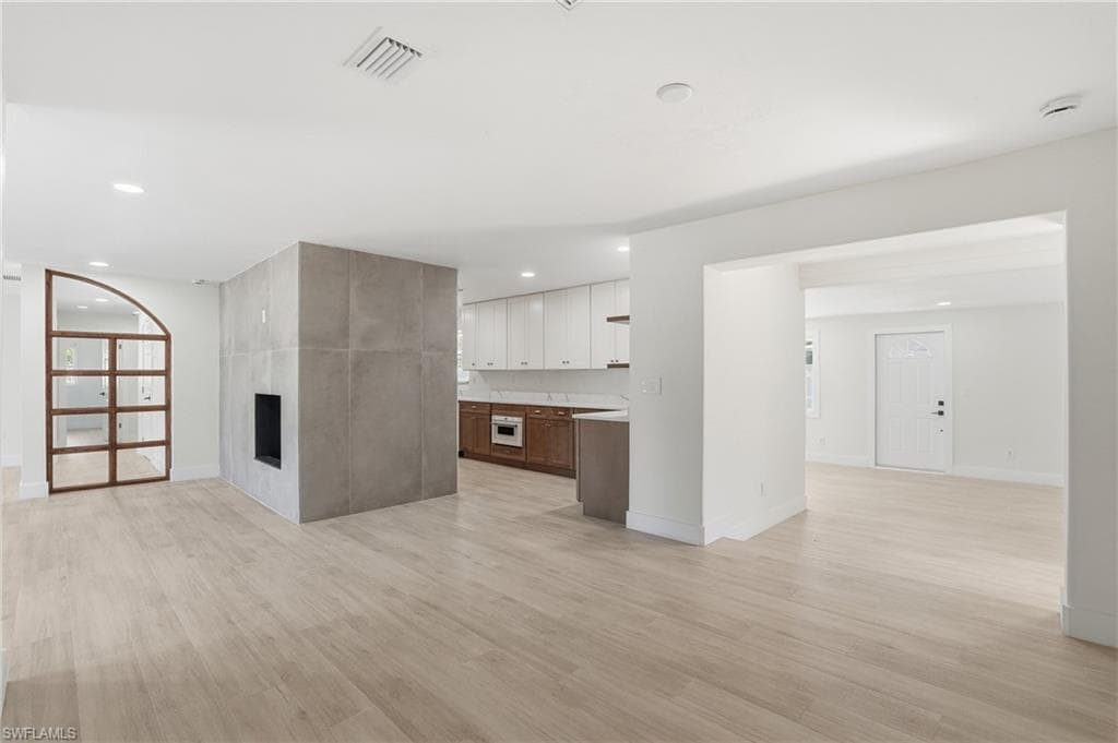 3835 Harold AVE-4