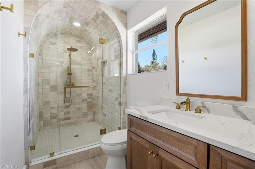 3835 Harold AVE-31
