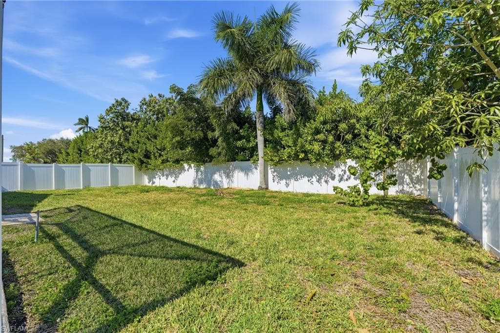 3835 Harold AVE-46