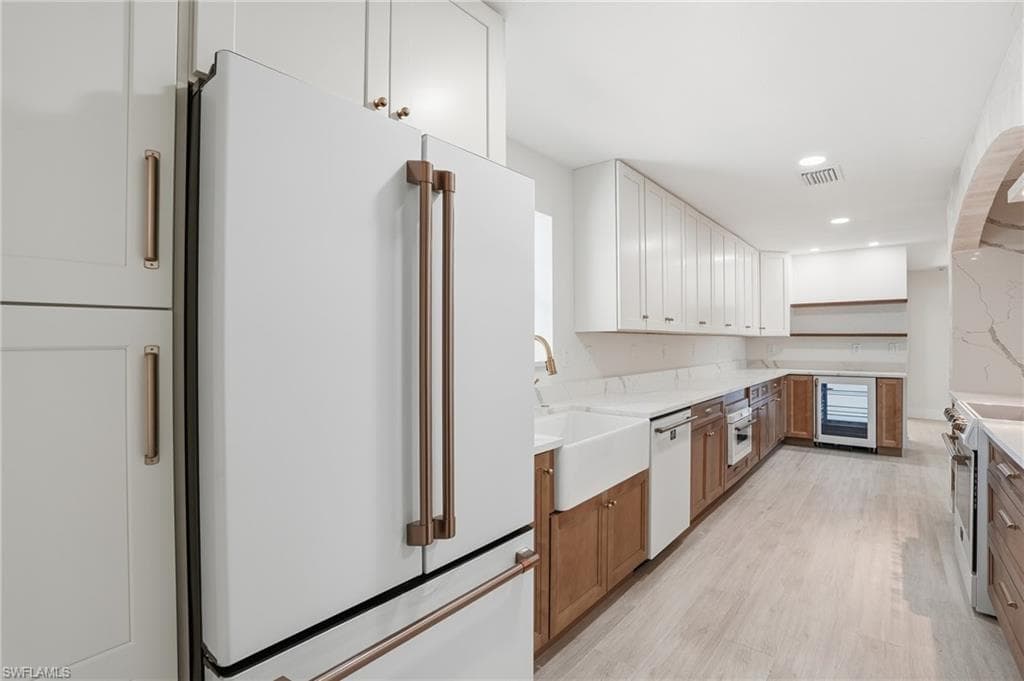 3835 Harold AVE-13