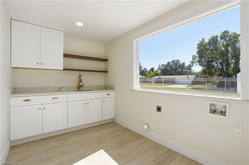 3835 Harold AVE-32
