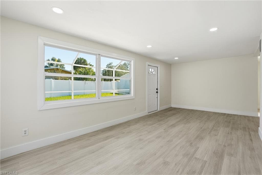 3835 Harold AVE-22
