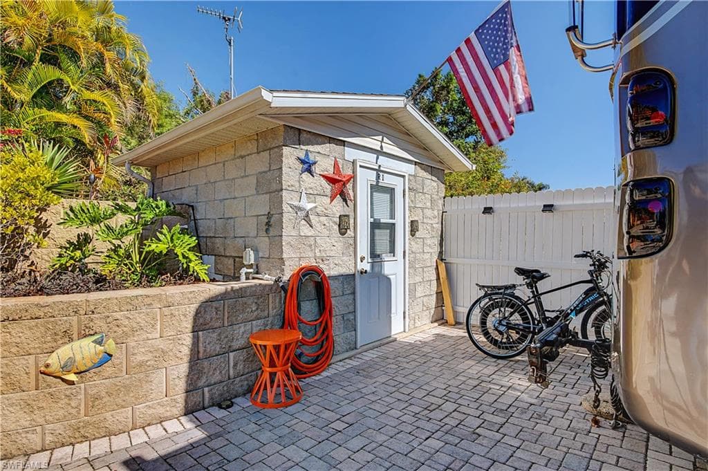 5016 White Sky CIR, FORT MYERS FL 33908-1