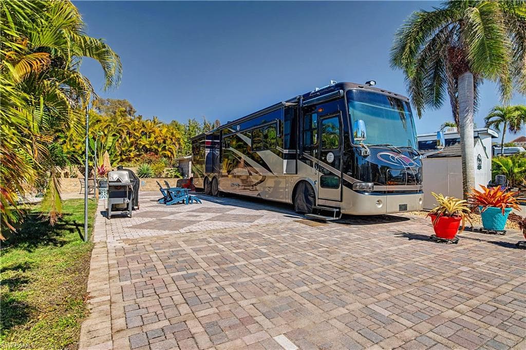 5016 White Sky CIR, FORT MYERS FL 33908-5