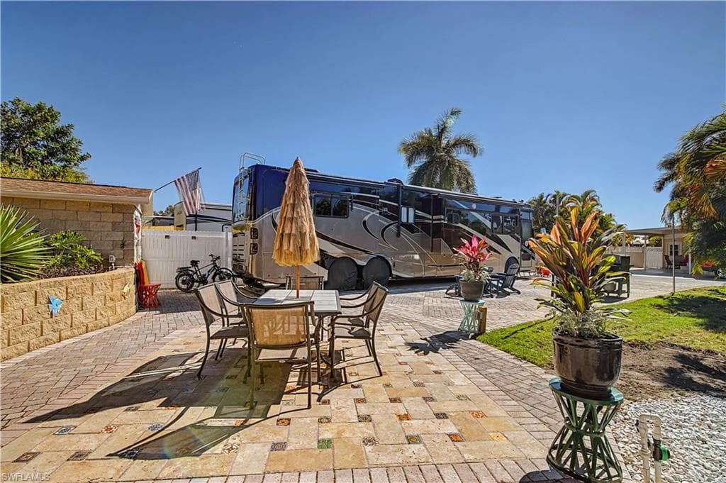 5016 White Sky CIR, FORT MYERS FL 33908-2