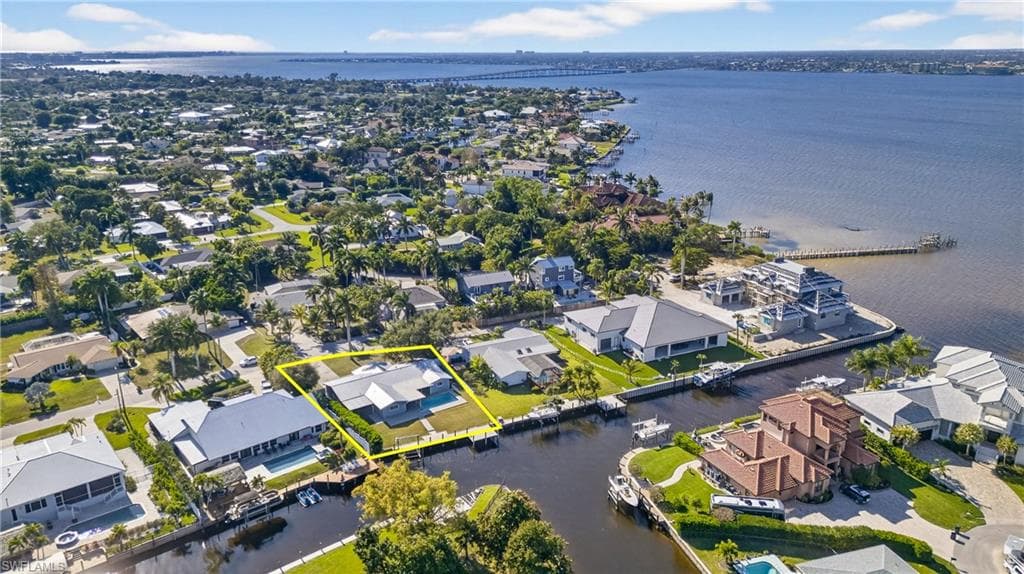 541 Bayside DR-1