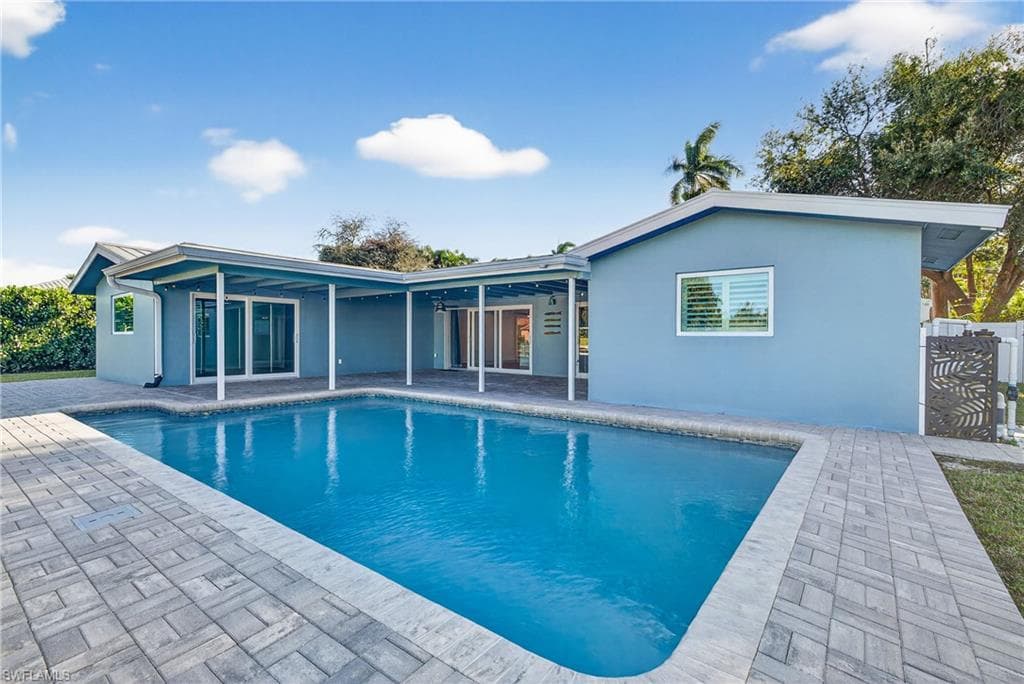 541 Bayside DR-27
