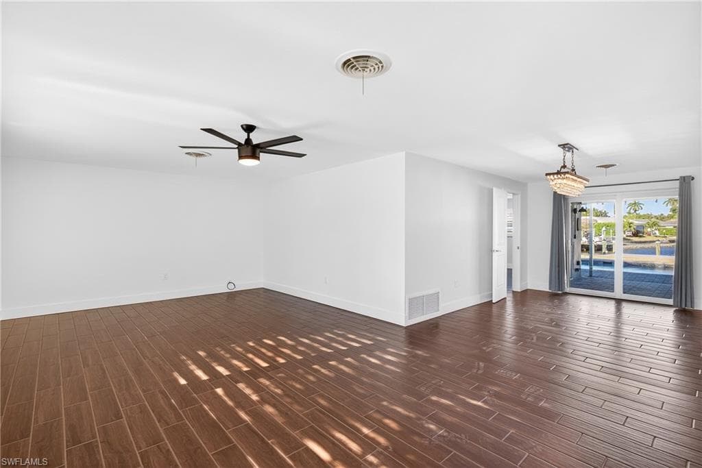 541 Bayside DR-19
