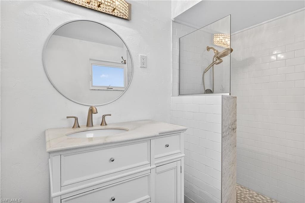541 Bayside DR-23