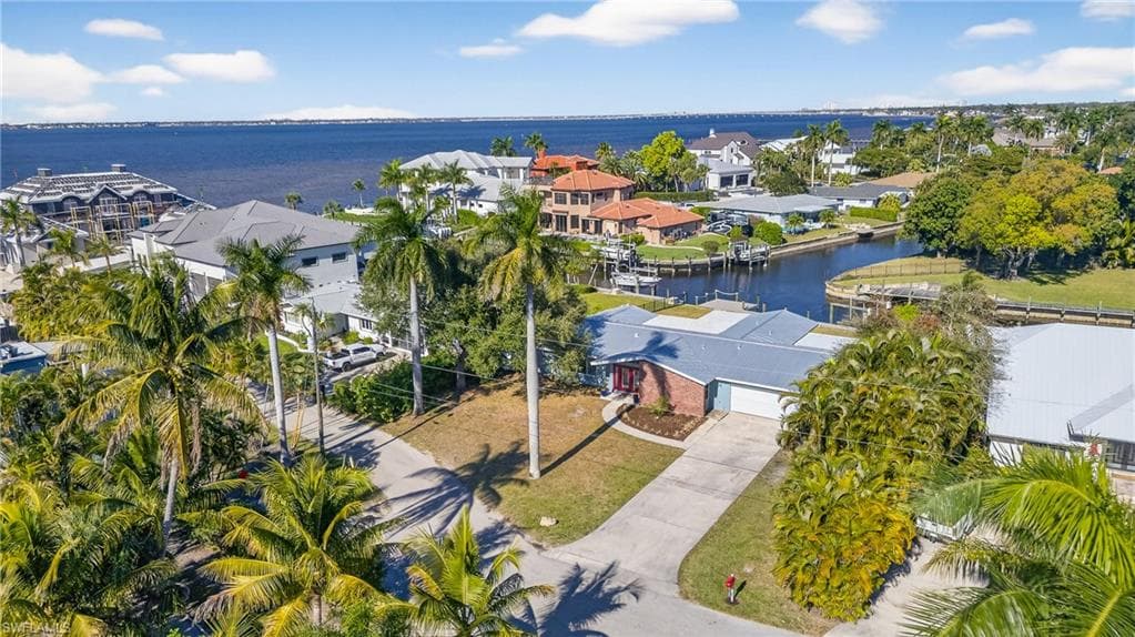 541 Bayside DR-33