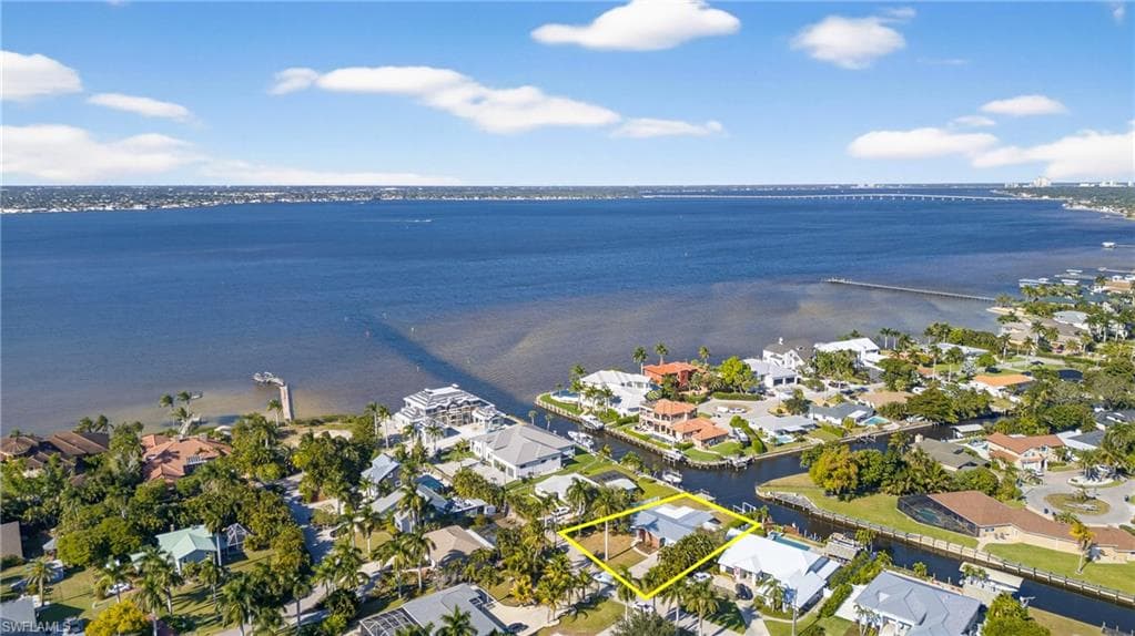 541 Bayside DR-36