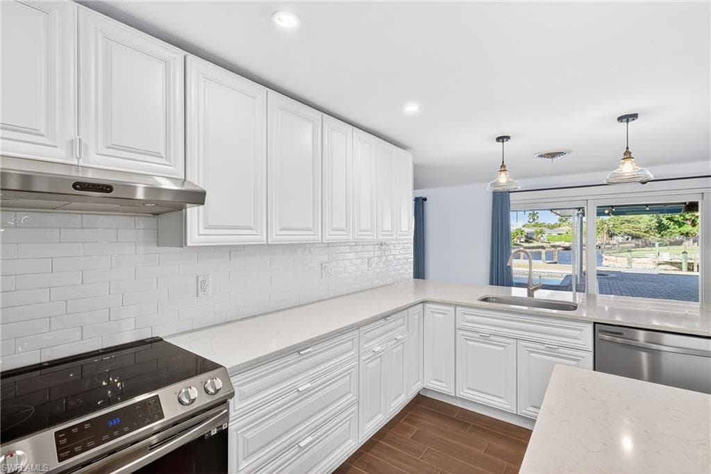 541 Bayside DR-10