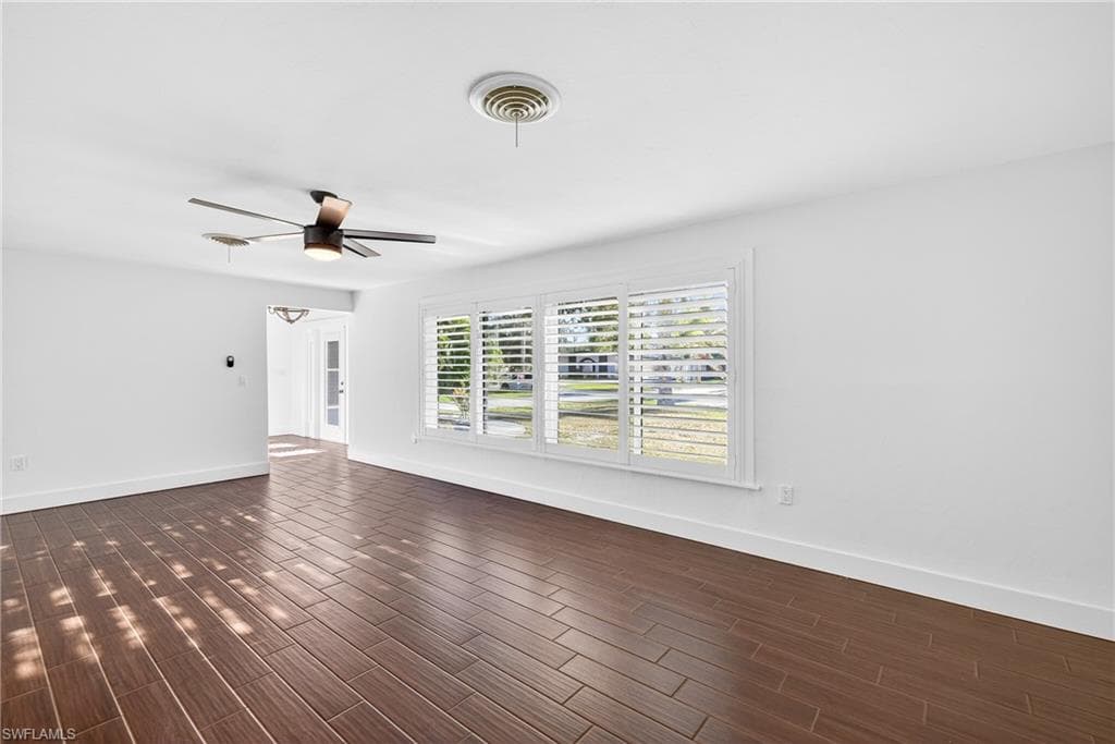 541 Bayside DR-18