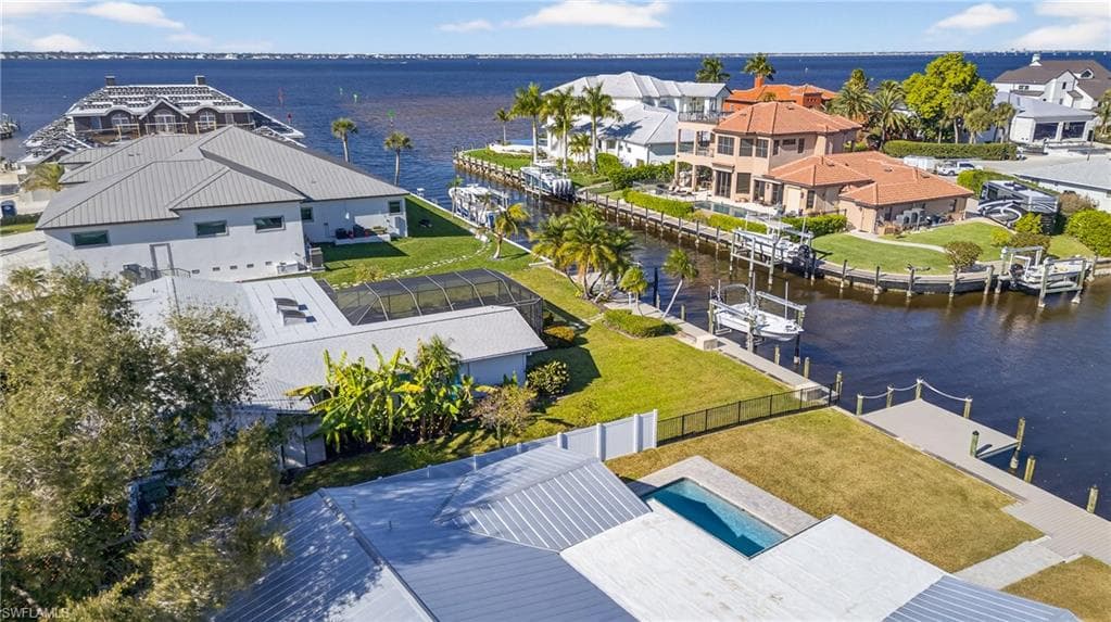541 Bayside DR-34