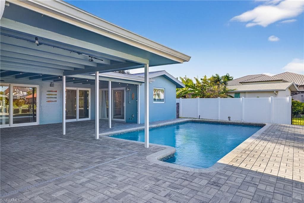 541 Bayside DR-30
