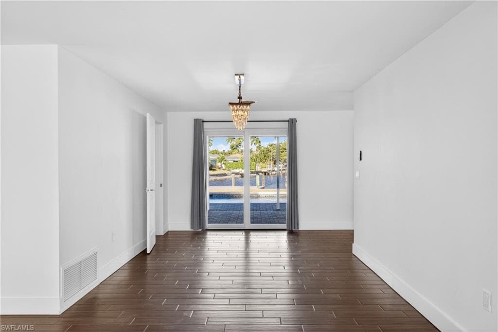 541 Bayside DR-20