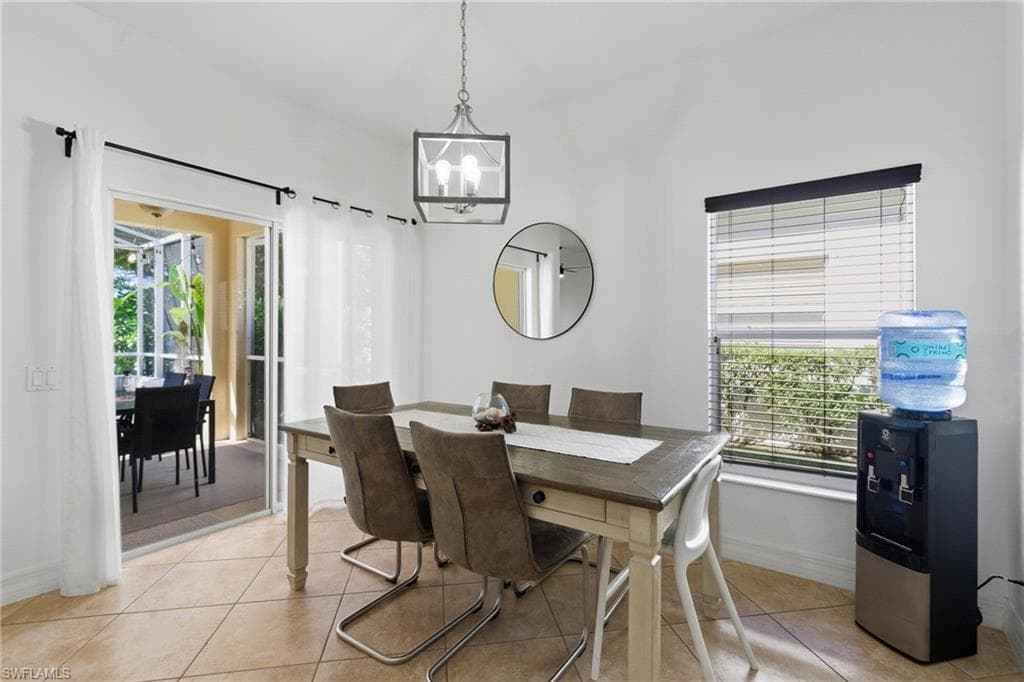 2452 Blackburn CIR-22