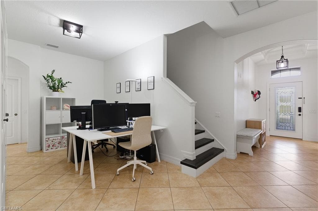 2452 Blackburn CIR-26