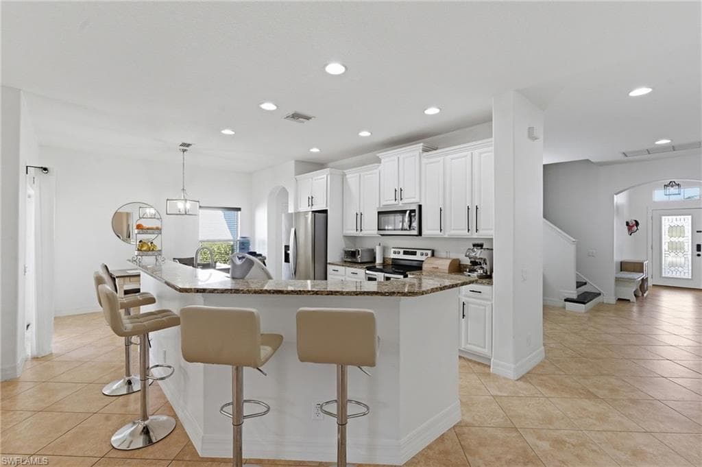 2452 Blackburn CIR-16
