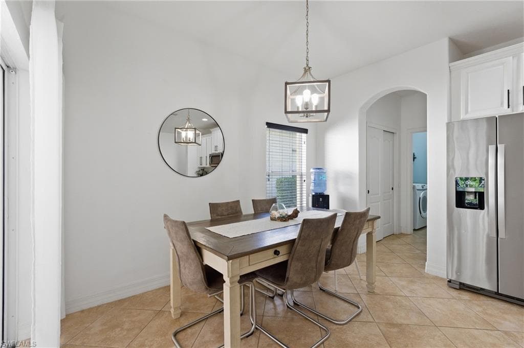 2452 Blackburn CIR-25