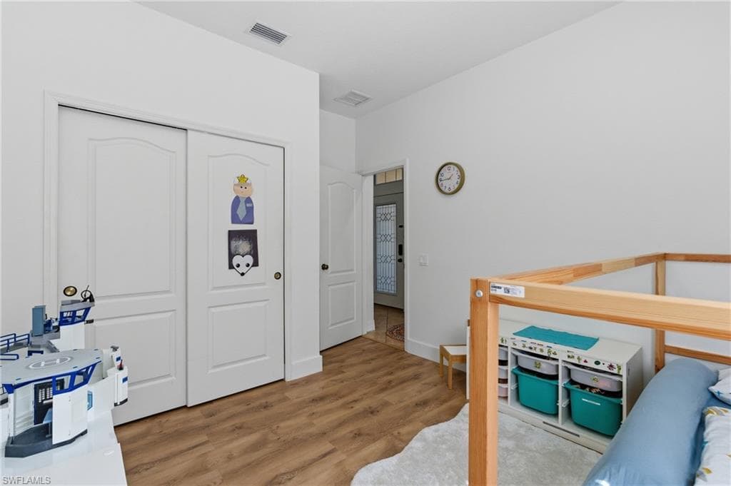 2452 Blackburn CIR-35