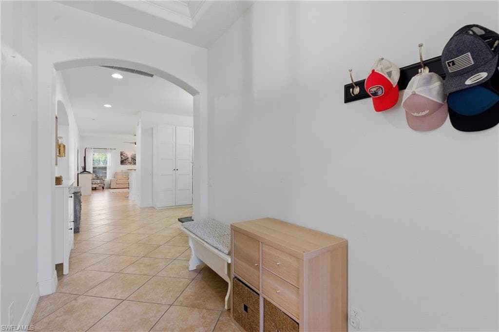 2452 Blackburn CIR-27