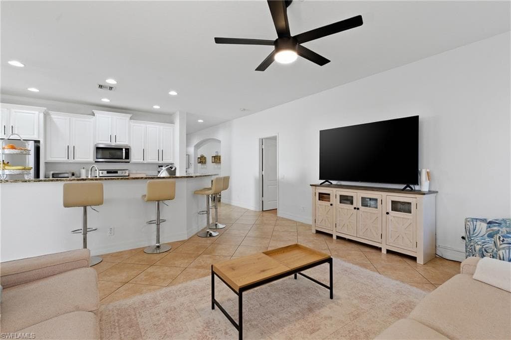 2452 Blackburn CIR-14