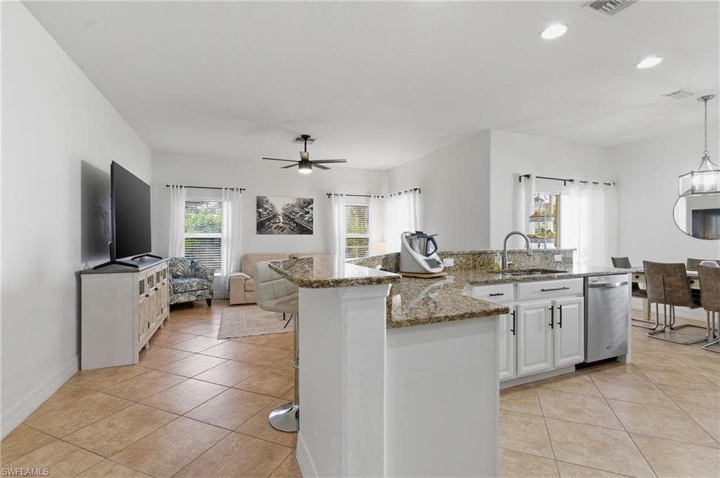 2452 Blackburn CIR-18