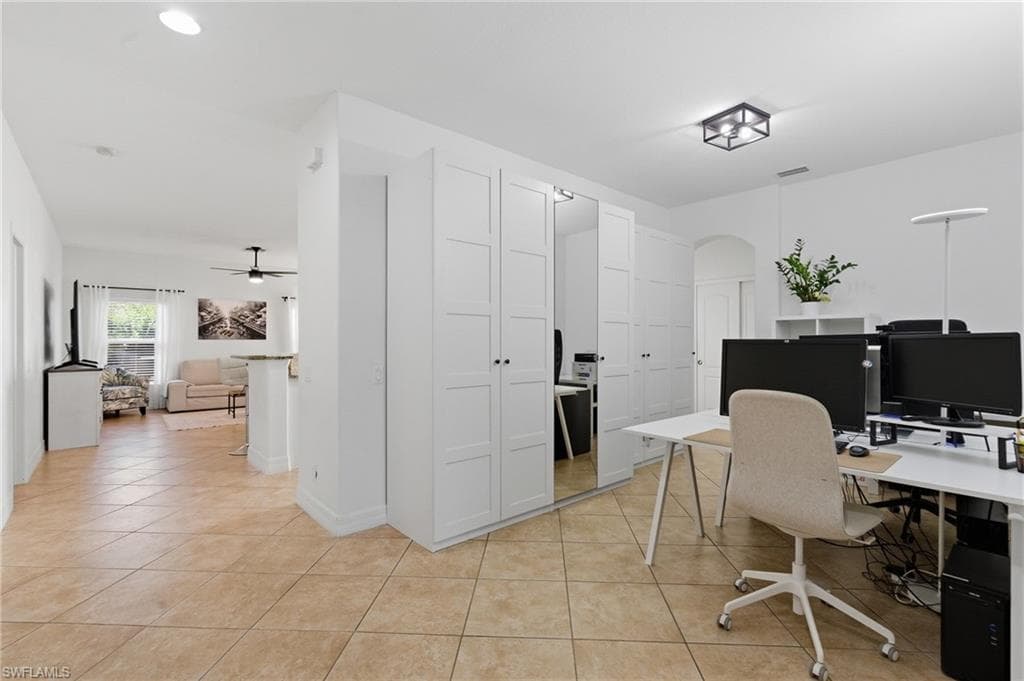 2452 Blackburn CIR-28