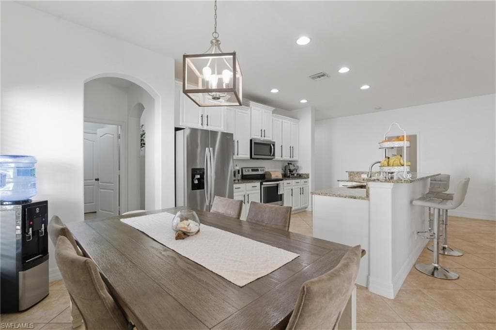 2452 Blackburn CIR-24