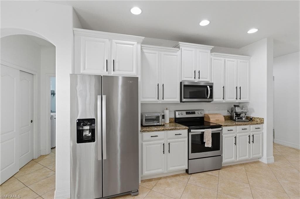 2452 Blackburn CIR-20