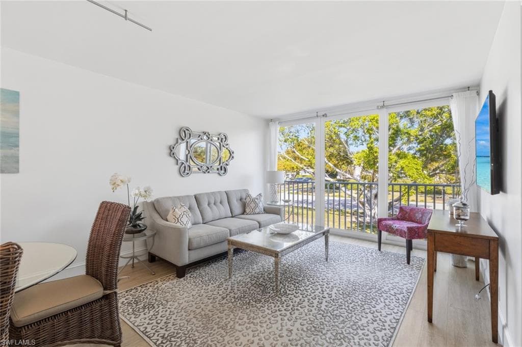 416 Broad AVE S # H416, NAPLES FL 34102-1