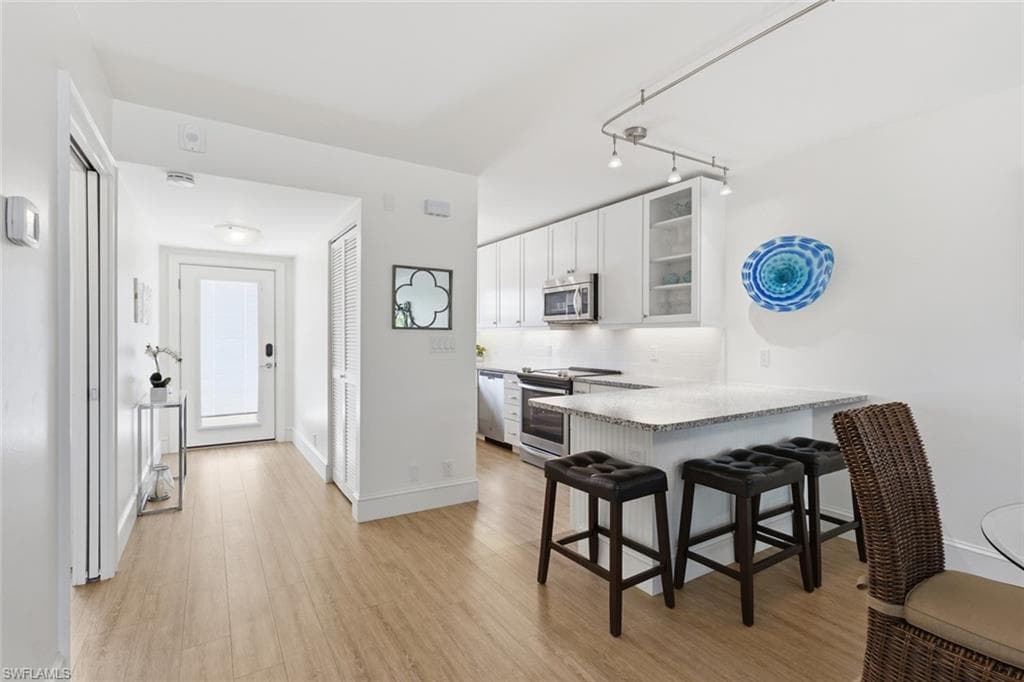 416 Broad AVE S # H416, NAPLES FL 34102-4