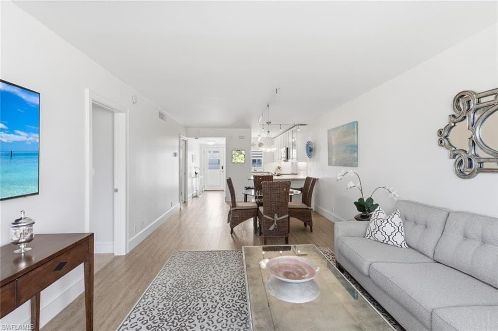 416 Broad AVE S # H416, NAPLES FL 34102-3