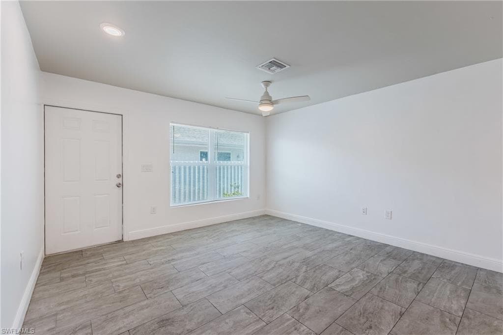 2405 Maple AVE-22